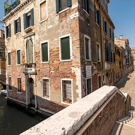 Apartmán San Giacomo Pied-a-terre House By Wonderful Italy Benátky