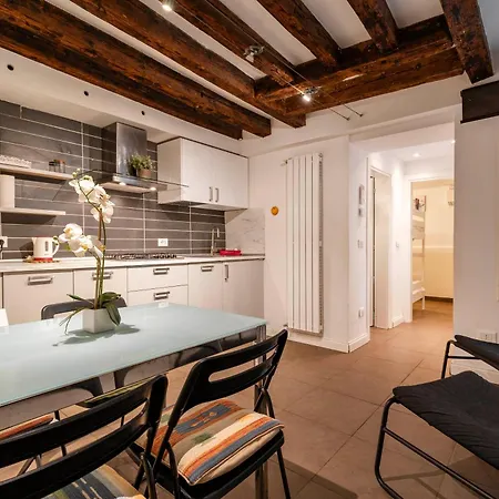 San Giacomo Pied-a-terre House By Wonderful Italy Apartmán *