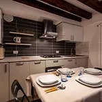 San Giacomo Pied-a-terre House By Wonderful Italy Lejlighed *