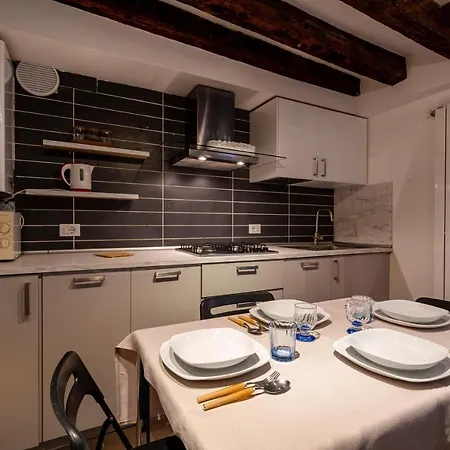 San Giacomo Pied-a-terre House By Wonderful Italy Apartament *