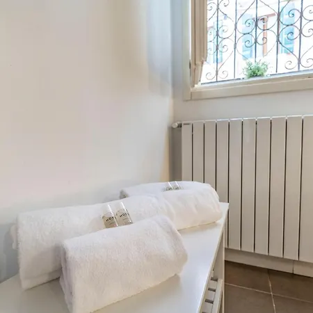 Apartment San Giacomo Pied-a-terre House By Wonderful Italy
